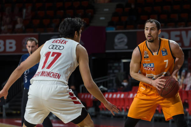 赛场上不断 赛场上不断